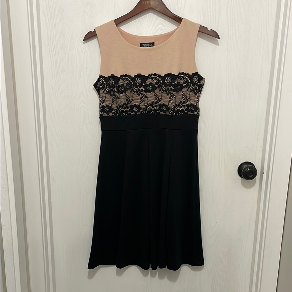 Enfocus Studio Tan and Black Mini Dress Sleeveless Crew Neck